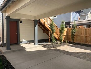 744 NW Ogden Ave in Bend, OR - Building Photo - Building Photo
