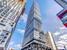 181 Dundas St E in Toronto, ON - Building Photo