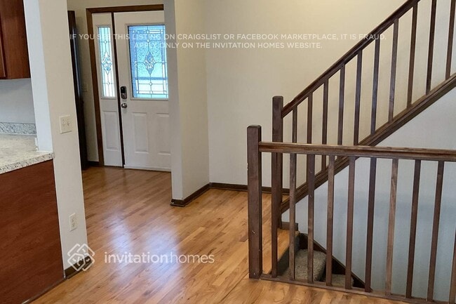 7641 Edgewood Dr in Mounds View, MN - Foto de edificio - Building Photo