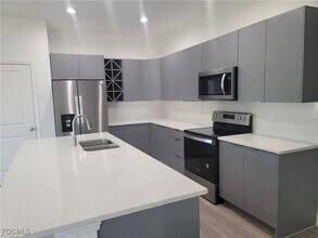 5002 Gramercy Rd in La Belle, FL - Foto de edificio - Building Photo