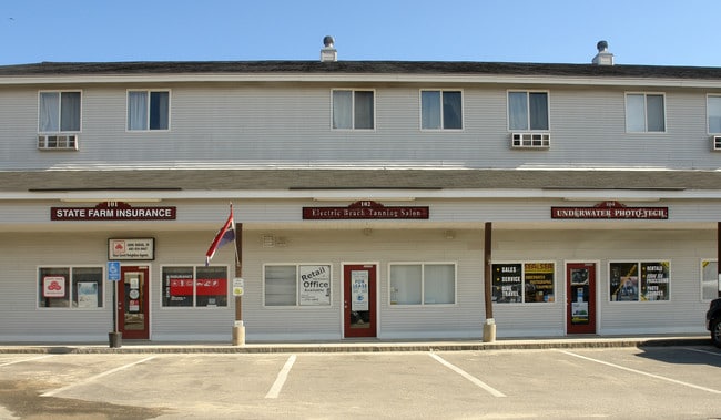 16 Manning St in Derry, NH - Building Photo - Building Photo