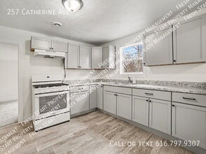 257 Catherine Ave in Muskegon, MI - Building Photo - Building Photo