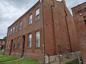 221 Upton St in St. Louis, MO - Building Photo