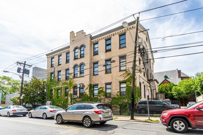 The Lucy in Jersey City, NJ - Foto de edificio - Building Photo