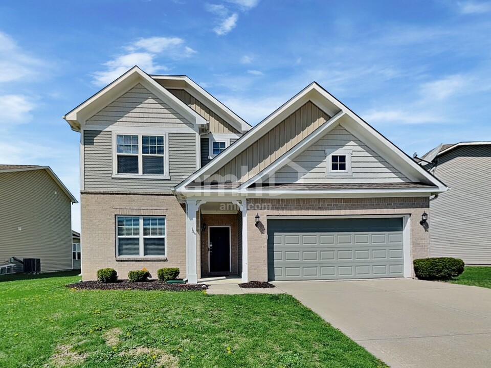 2302 Boneset Dr in Plainfield, IN - Building Photo