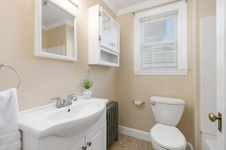 125 Lincoln Ave, Unit 1 in Quincy, MA - Building Photo - Building Photo