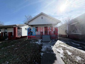 1111 Adams Ave in Evansville, IN - Building Photo