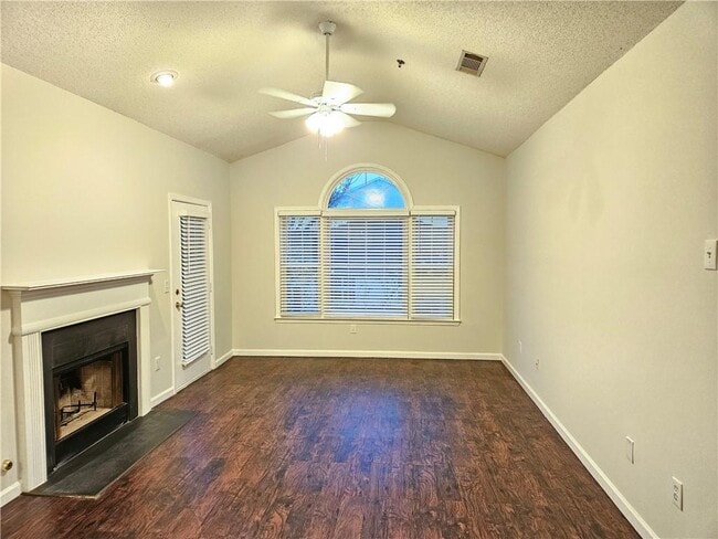 510 Spring Heights Ln in Smyrna, GA - Building Photo - Building Photo