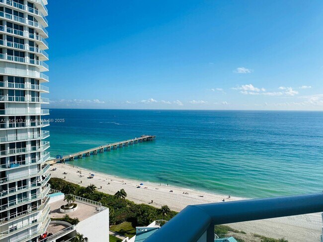 16445 Collins Ave in Sunny Isles Beach, FL - Building Photo - Building Photo