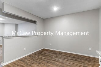 210 Rolston Rd in Irving, TX - Building Photo - Building Photo