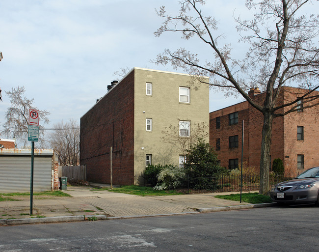 321 12th St NE in Washington, DC - Building Photo - Building Photo