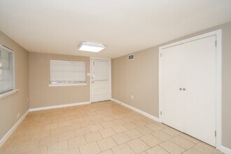 1032 Melody Dr in Birmingham, AL - Building Photo - Building Photo