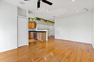 7717 N Marshfield Ave in Chicago, IL - Building Photo - Building Photo