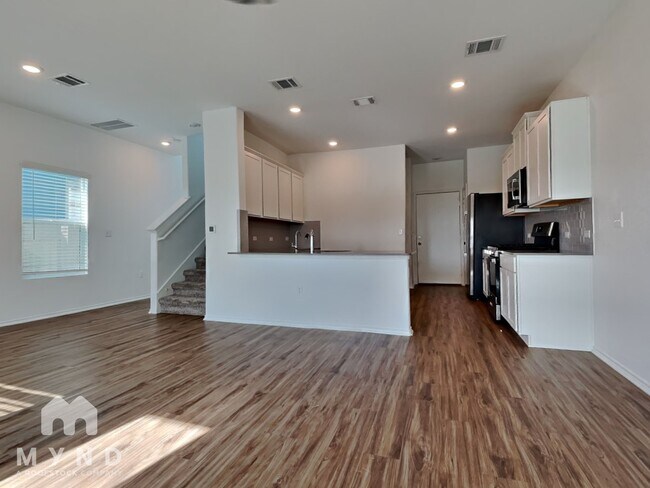 7125 Spotted Leaf Wy in Austin, TX - Foto de edificio - Building Photo