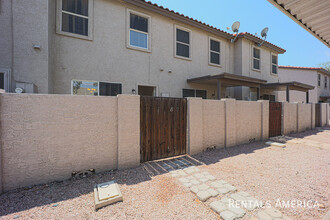 1961 N Hartford St in Chandler, AZ - Foto de edificio - Building Photo