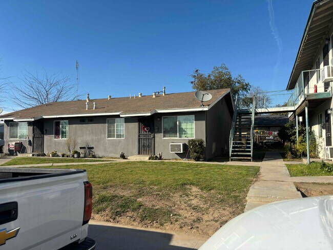 1530 Edgar Ave in Sanger, CA - Building Photo - Building Photo