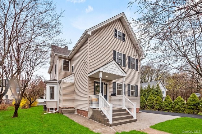 78 E Maltbie Ave in Suffern, NY - Building Photo - Building Photo