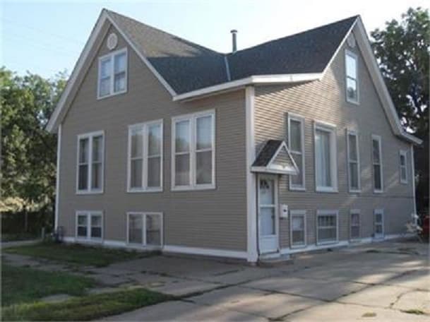 310 N Saunders Ave, Unit 2 in Hastings, NE - Building Photo