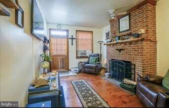 305 N Market St in Mechanicsburg, PA - Building Photo - Building Photo