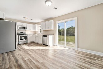 136 Sandy Dr in Jacksonville, NC - Building Photo - Building Photo