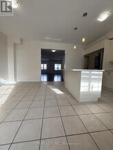 5 Savage Dr in Hamilton, ON - Building Photo - Building Photo