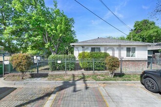 2749 Fairfield St in Sacramento, CA - Building Photo - Building Photo