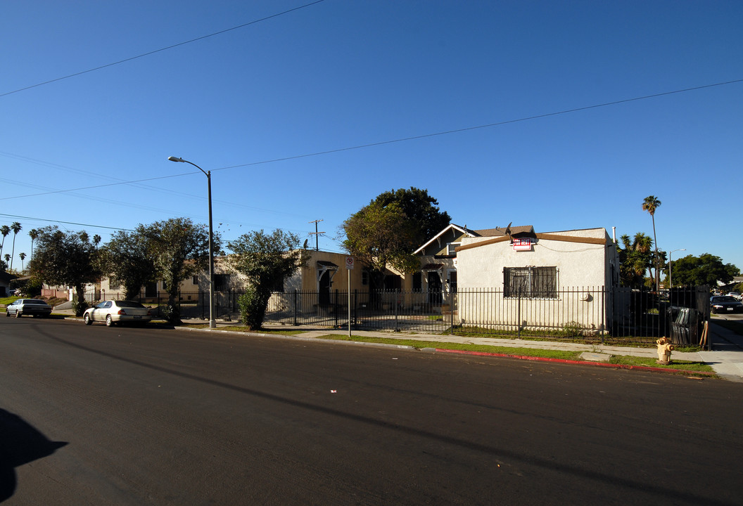 2701 S St Andrews Pl in Los Angeles, CA - Building Photo