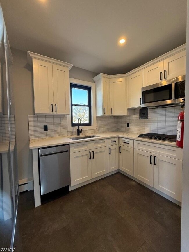 19 Abbotsford Ave in Newark, NJ - Building Photo - Building Photo