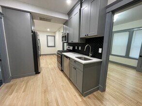 37 Long Ave, Unit 2A in Boston, MA - Building Photo - Building Photo