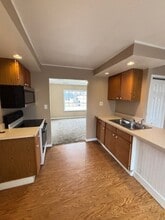 705 Roselyn Dr in Rantoul, IL - Building Photo - Building Photo