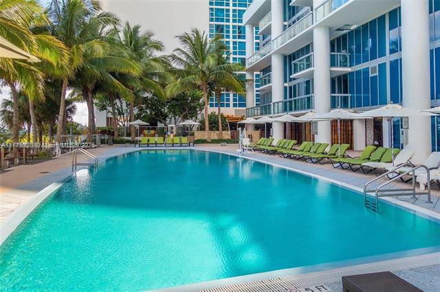 6899 Collins Ave, Unit 1903 in Miami Beach, FL - Building Photo