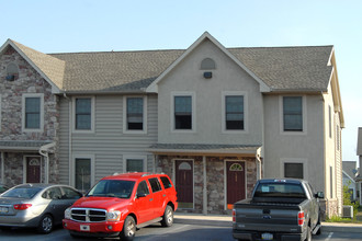 12 Hoover Dr in Ephrata, PA - Building Photo - Building Photo