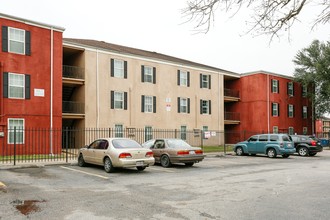 SUNFLOWER TERRACE APARTMENTS in Houston, TX - Foto de edificio - Building Photo