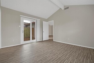 6305 Emerald Forest Dr in Austin, TX - Building Photo - Building Photo