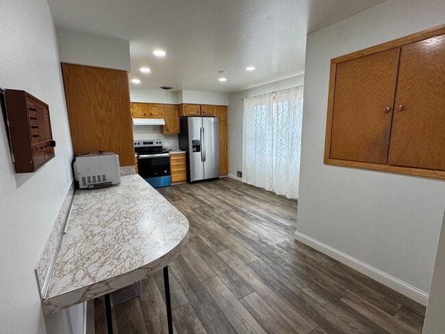 609 N 29th St in Bismarck, ND - Foto de edificio - Building Photo