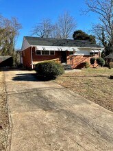 2217 Douglas Hill Dr in Winston-Salem, NC - Building Photo - Building Photo