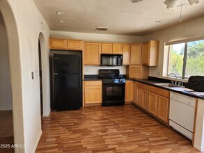 1803 W Kerry Ln in Phoenix, AZ - Building Photo - Building Photo