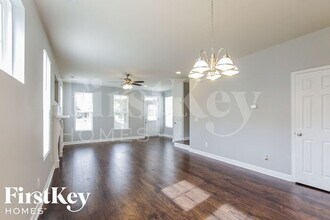 713 Walnut Crossing Dr in Whitsett, NC - Building Photo - Building Photo