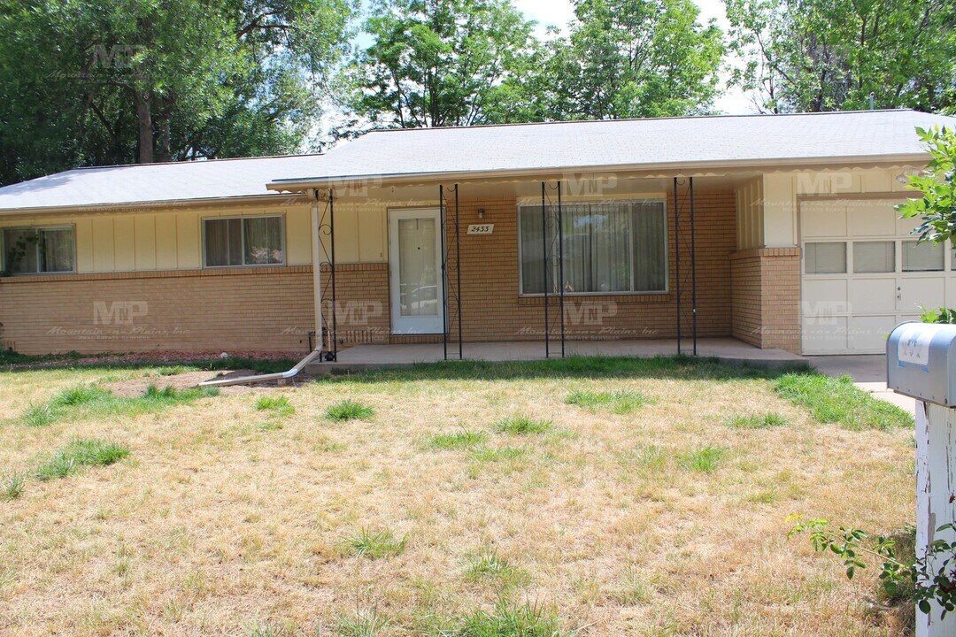 2433 Tamarac Dr in Fort Collins, CO - Building Photo