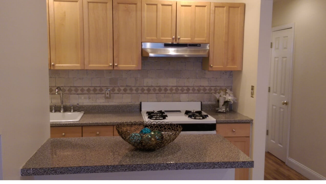 19210 Station Rd, Unit Apt #3 in Flushing, NY - Foto de edificio