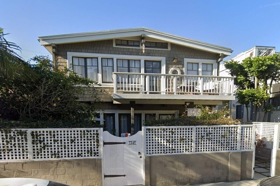17 Hurricane St in Marina Del Rey, CA - Building Photo