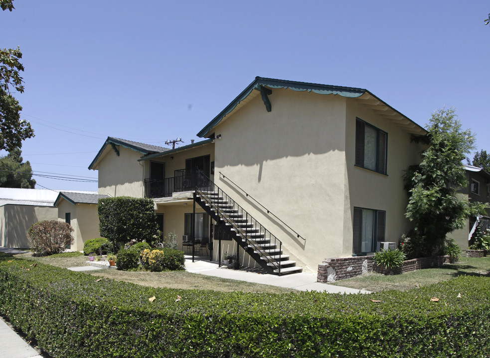 145 S Princeton Ave in Fullerton, CA - Foto de edificio