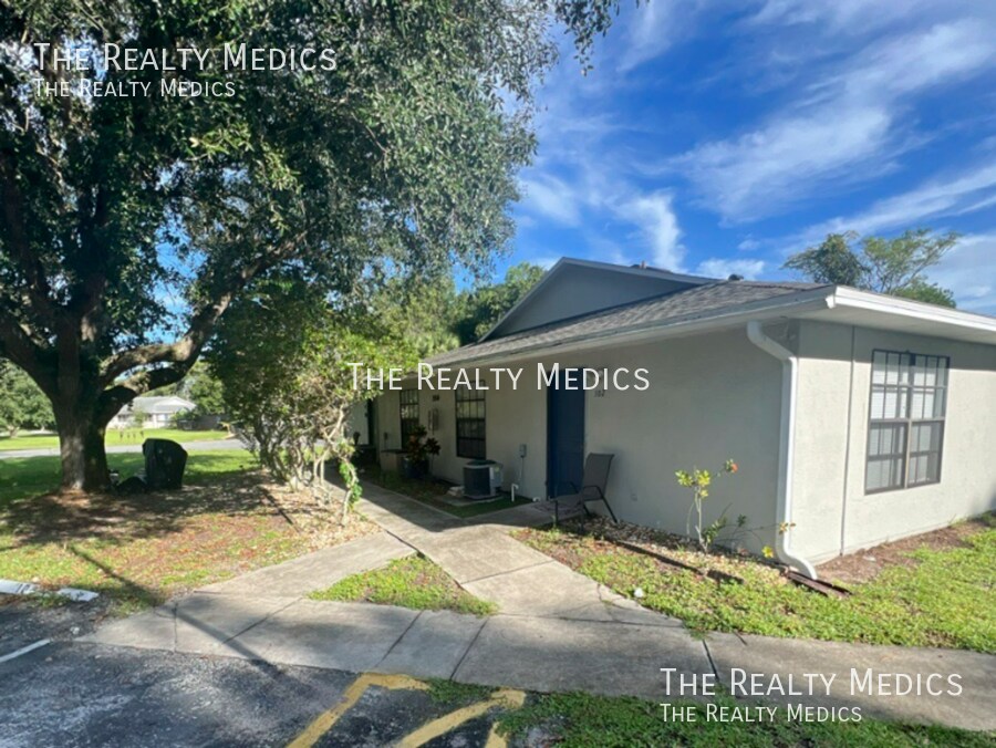 1984 Agora Cir SE in Palm Bay, FL - Building Photo