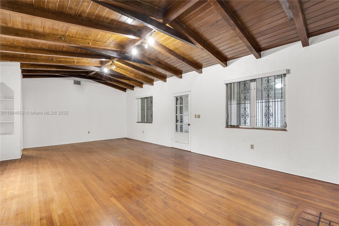 1225 Wallace St in Coral Gables, FL - Building Photo