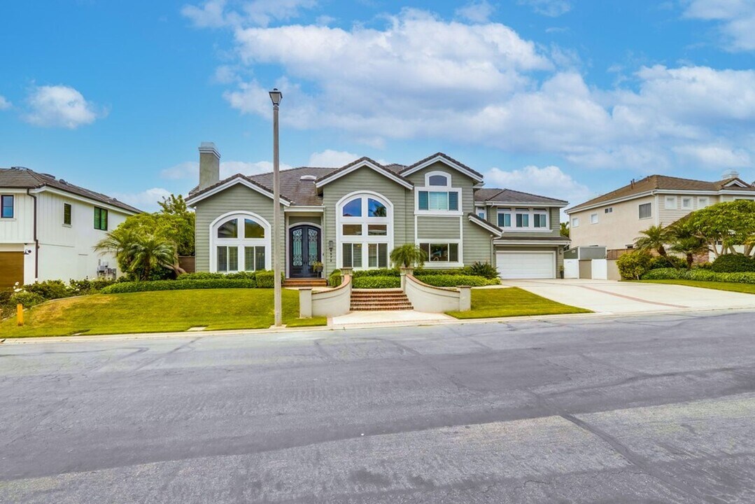 6572 Horseshoe Ln in Huntington Beach, CA - Building Photo