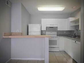 10122 Winsford Oak Blvd in Tampa, FL - Building Photo - Building Photo