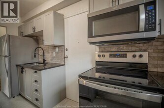 416 Lincoln Rd in Windsor, ON - Foto de edificio - Building Photo