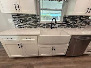 2420 Powers St in Palm Harbor, FL - Building Photo - Building Photo