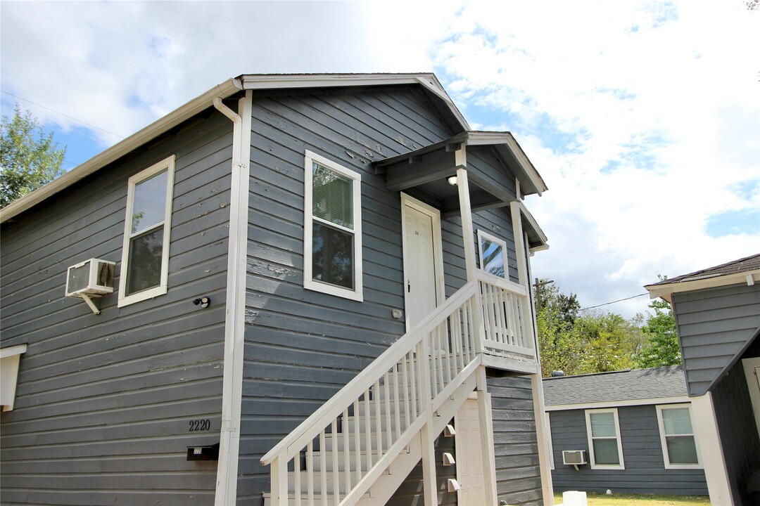 1401 5th St in Rosenberg, TX - Building Photo