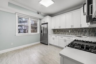 71 W 54th St in Bayonne, NJ - Foto de edificio - Building Photo